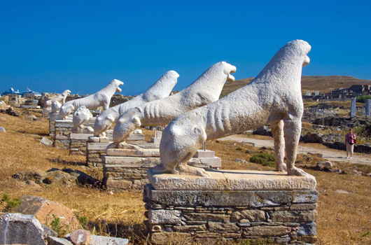 Akmens lauvas Delos salā Grieķijā