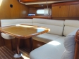 Jeanneau Sun Odyssey 42 DS ādas dīvāns salonā
