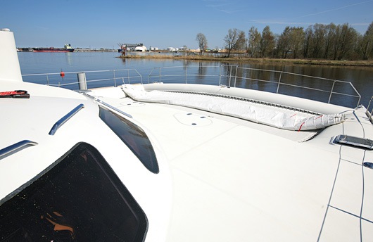 Палуба для загара на катамаране Wild Cat 65 Палуба для загара на катамаране Wild Cat 65